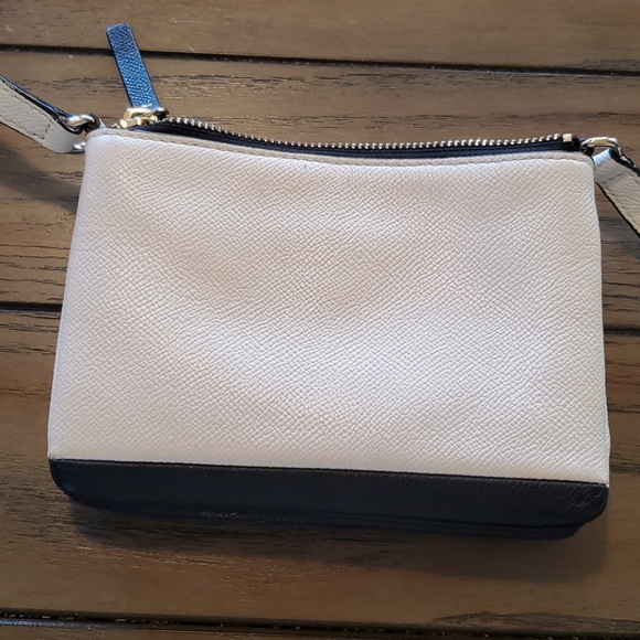 Kate Spade purse with adjustable strap - Picture 10 of 12